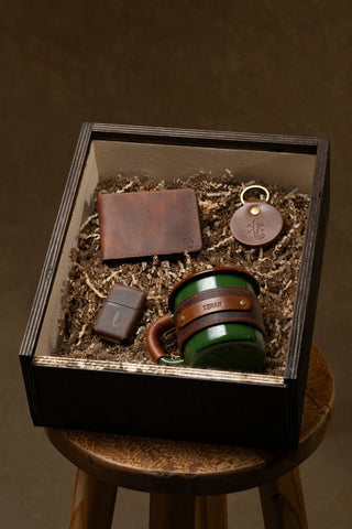 Leather gift set in a wooden gift box