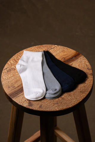 4-Pair Bamboo Sock Set (White-Gray-Navy-Black)