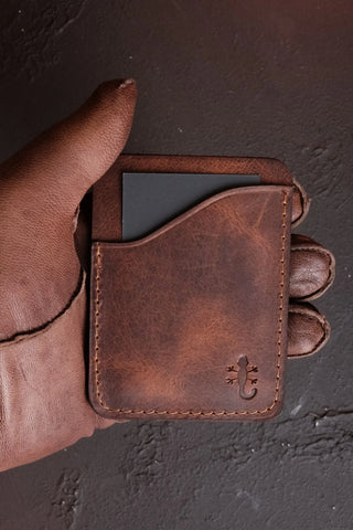 Zaz: Minimalist & Stylish Genuine Coffee Leather Vertical Cardholder Photo 4